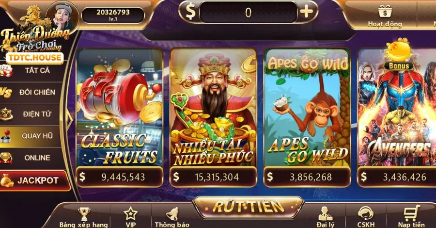 Người chơi đang lựa chọn trò chơi giải trí tại 98win info